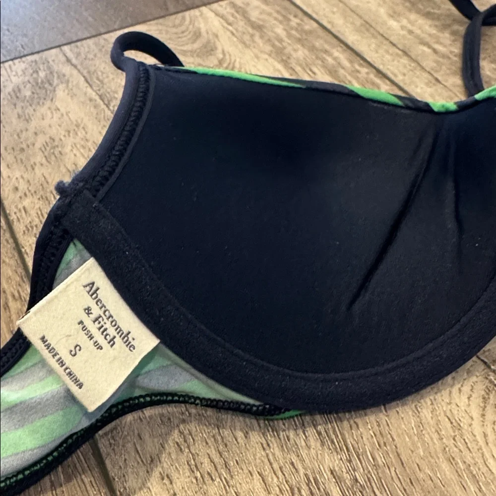 A&F striped string bikini XS/S - Picture 13 of 13